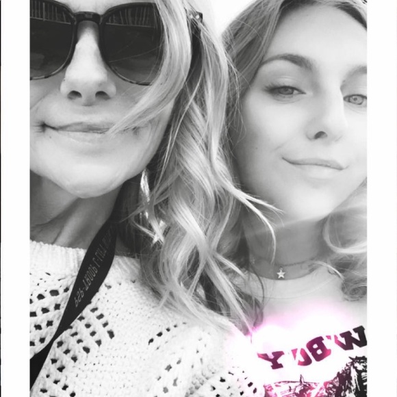 🌸Posh Ambassador 2 🌸 Suzy/Suzanne nice to meet you I share and always answer - Picture 15 of 15